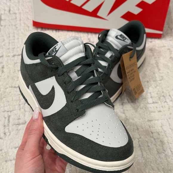 Nike dunk low size 8 - Picture 3 of 7